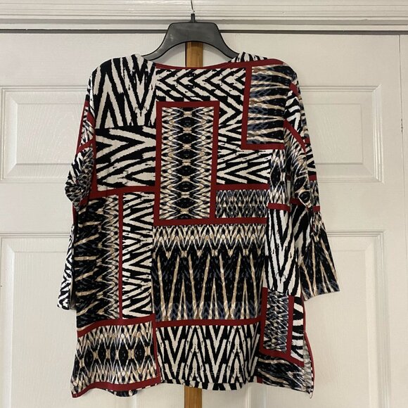 Alfred Dunner Studded Neckline Geometric Print Top - Sz Small - Picture 4 of 4